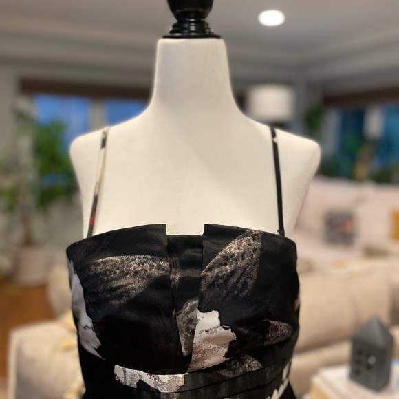 Beautiful Strapless Dress - Picture 3 of 9